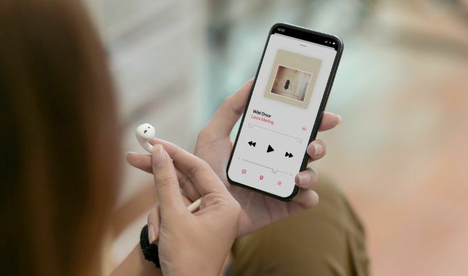 Muusika peatamiseks eemaldati üks AirPod