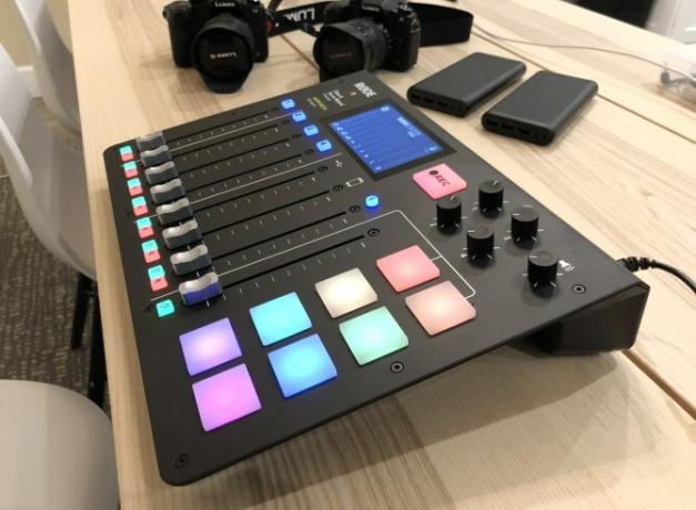 Rodecaster Pro külgvaade