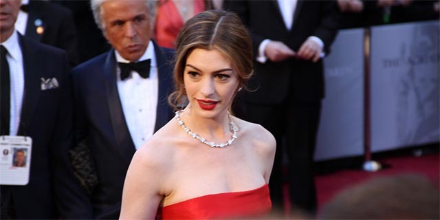 tegelemine-online-vihkajad-anne-hathaway