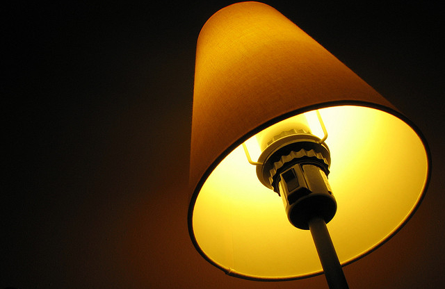 kollane lamp