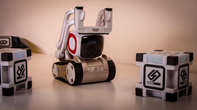 Sellel robotrobotil on oma elu: Anki Cozmo Review Cozmo 13