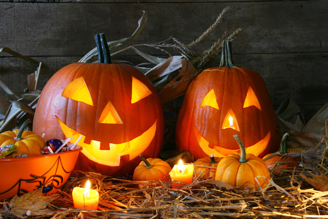 õudne halloweeni nutika kodu tehnoloogia